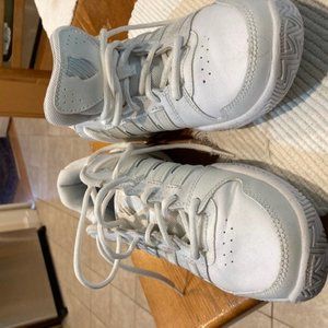 kSwiss Womens Tennis shoes size 8.5